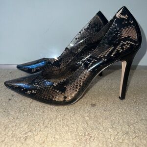 Snake skin design pumps